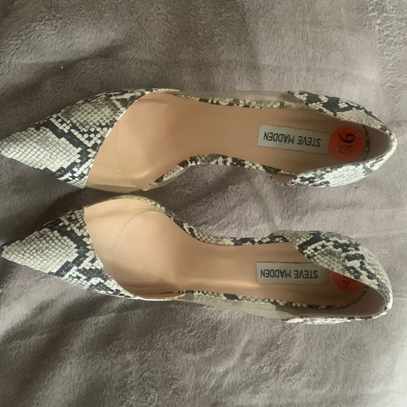 Snakeskin Steve Madden Heels - Picture 2 of 2